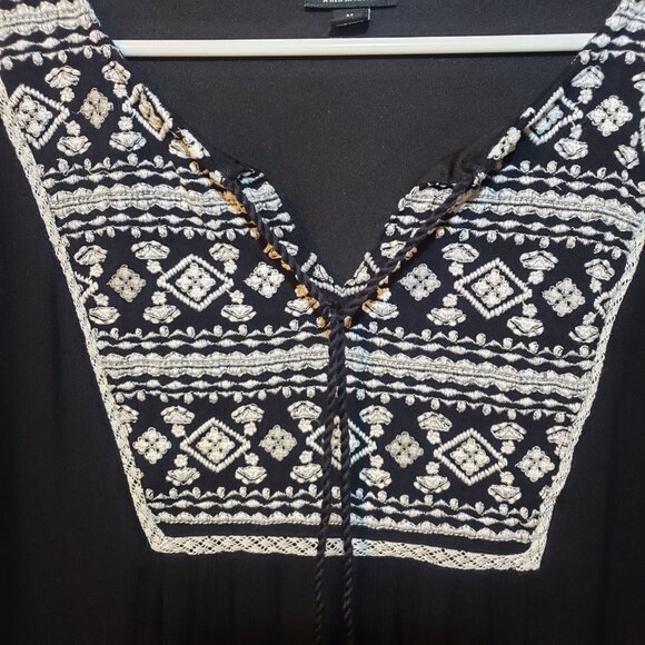 a.n.a. A New Approach Black Embroidered Dress | Size M - Picture 3 of 8